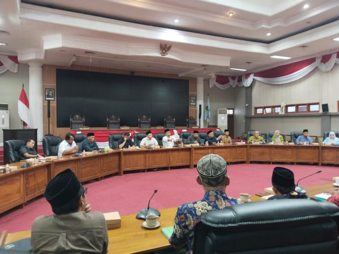 
 Kementerian Agama Kota Pasuruan Berserta Jajaran Sekolah MIN 2, Adakan Audensi Bersama DPRD Bahas Status Kepemilikan Aset.