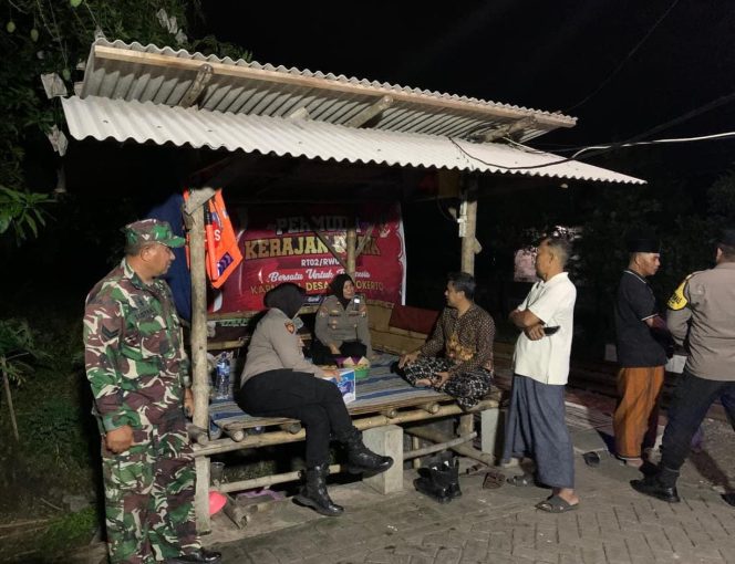 
 Kepala Desa Wonokerto Inisiatif Buat Grup WhatsApp Antar-Pos Ronda Guna Percepat Informasi, “Ayo Jogo Pasuruan”.