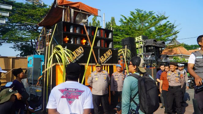 
 Kerahkan 187 Personel Amankan Bangil Carnival 2025, Kapolres: Humanis Jangan Sampai Ada Kekerasan