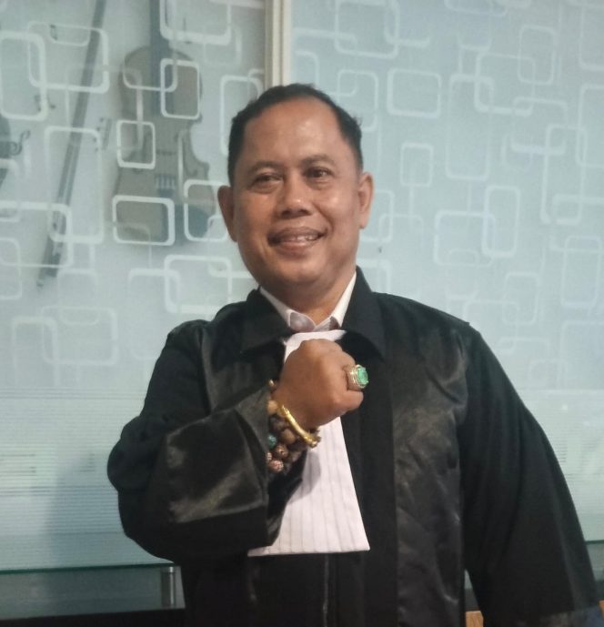 
 Resmi Di Sumpah Secara Mandiri di Pengadilan Tinggi Surabaya, Ayi Suhaya Janji Bela Kebenaran dan Keadilan.