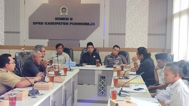 
 Tim Terpadu Segera Tindak Lanjuti Adanya Tambang Ilegal, Saat Rapat Bersama Komisi II DPRD Purworejo
