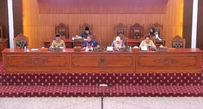 
 H Rustam Effendi Wakil Walikota Lubuklinggau Tanggapi Usulan,Saran Serta Masukan Fraksi Dewan Terkait Raperda APBD Tahun 2026