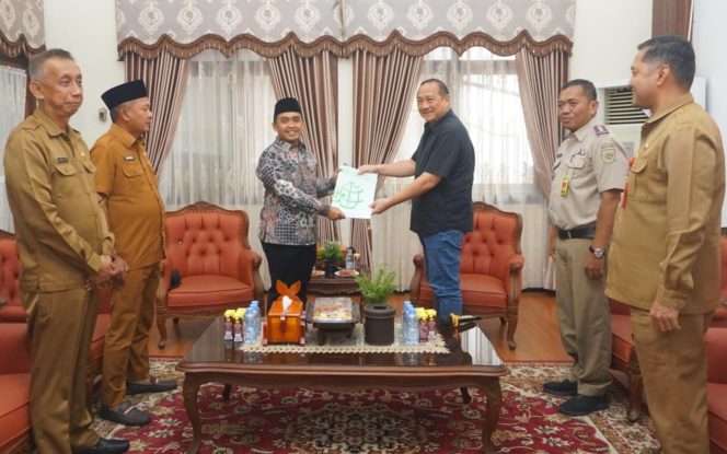 
 Terima PSU Perumahan Tiara Candi 5, Walikota Pasuruan : Sebut Pengembang Wajib Serahkan PSU kepada Pemerintah.