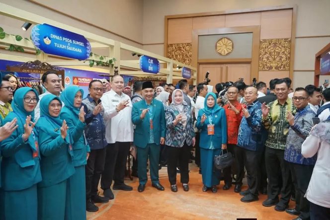 
 Hadiri HKG PKK Ke-54 Di Palembang Bupati H Ratna Machmud Dorong Peran PKK Dan Dekranasda Perkuat Ekonomi Serta Kesejahteraan Masyarakat