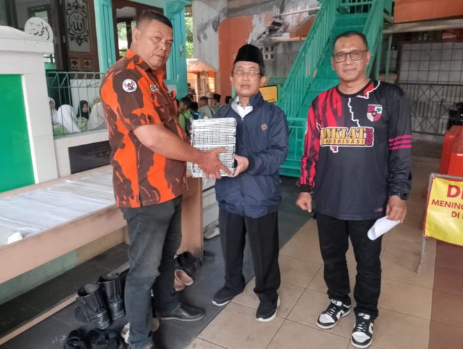 
 Sasar 30 Ribu Target Kota, Pemuda Pancasila Semarang Tengah Distribusikan Buku Iqro’ ke Sejumlah TPQ